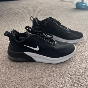 BARELY WORN Nike Women’s Air Maxes Size 7.5